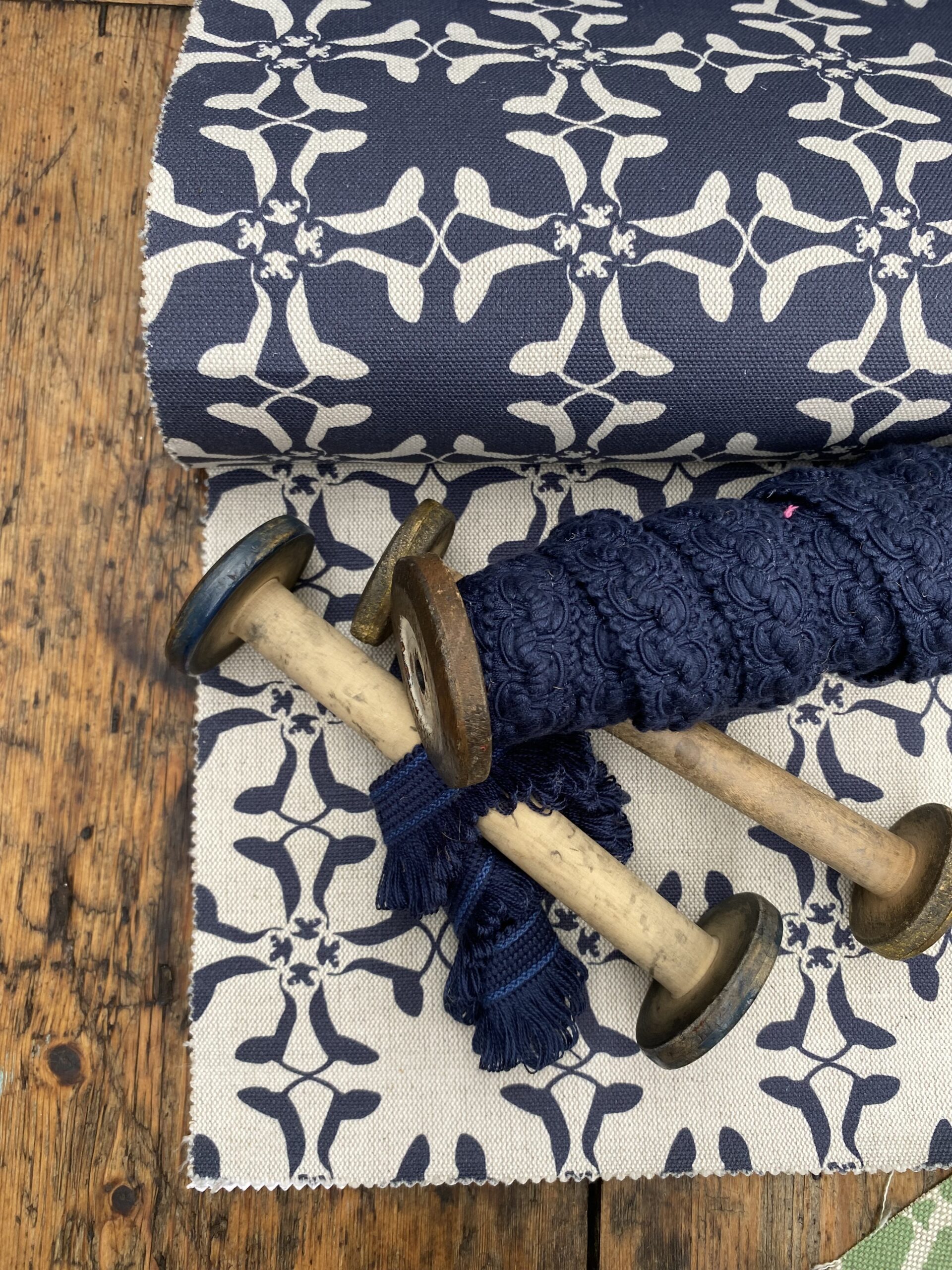 Cumberland Cow in Navy - Image 4