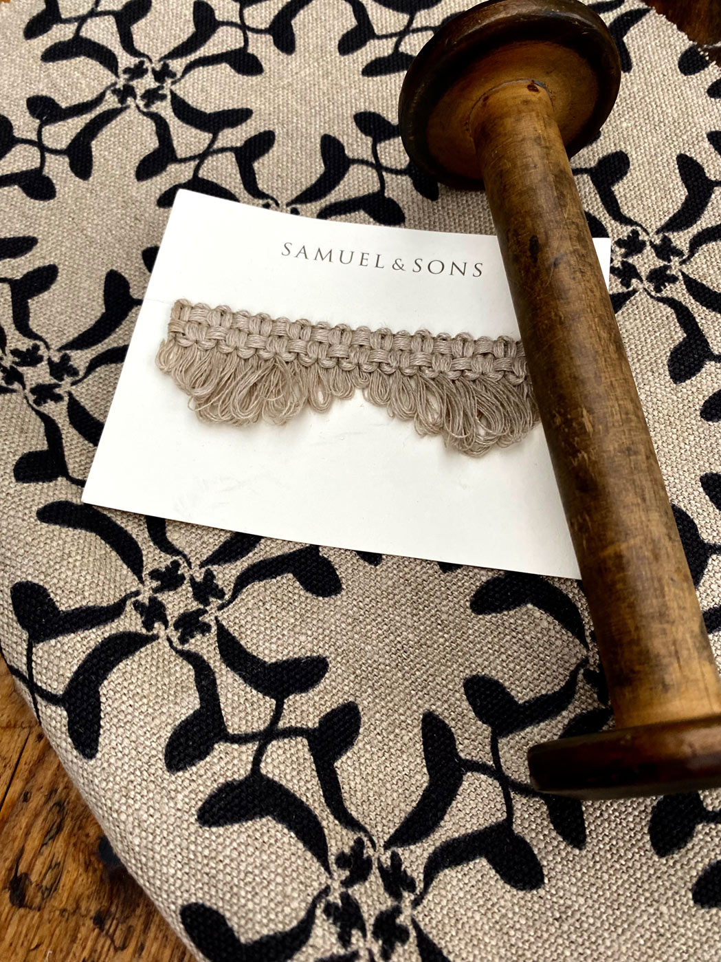 Rustic Cumberland Cow in Black - Image 2